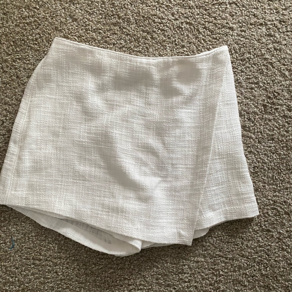 NWT Abercrombie White Tweed Skort
